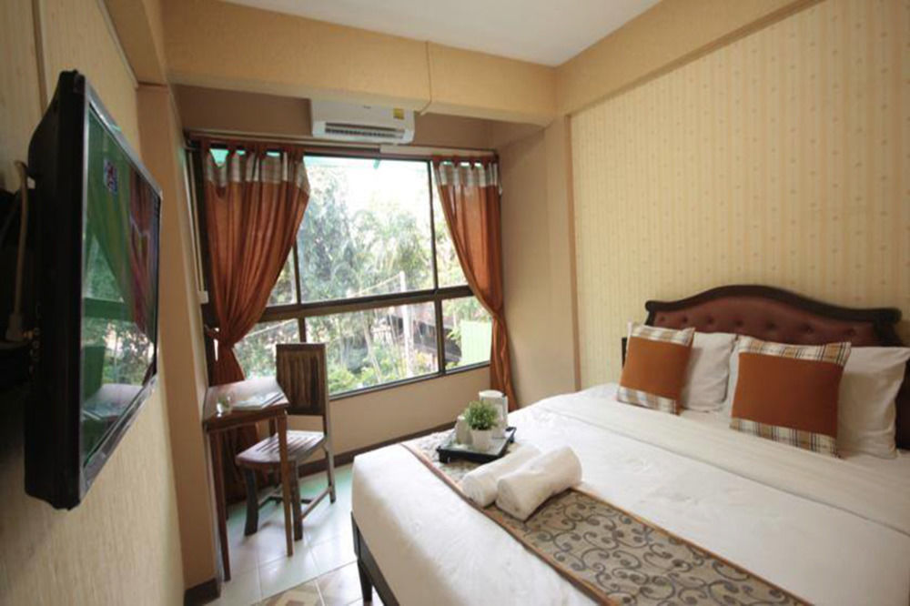 Thana Guesthouse Чіангмай Екстер'єр фото
